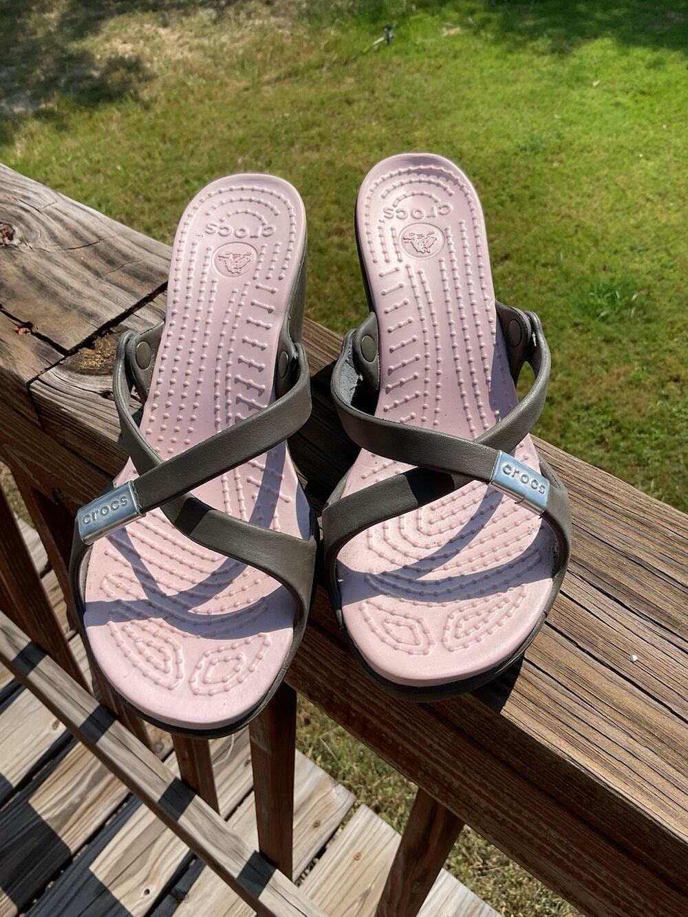 Women’s Crocs High Heel Size 9 Strapped Pink And Brown Slip On Sandals